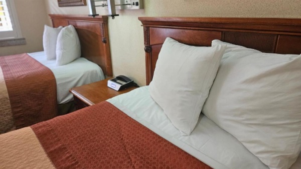 Geary Parkway Motel image 15